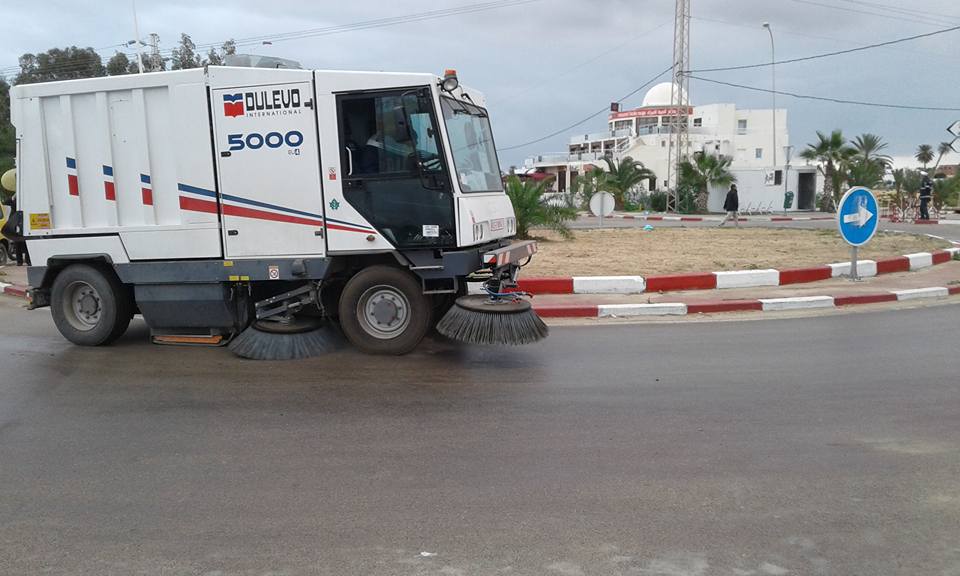 Demonstration balayeuse dulevo a djerba midoun